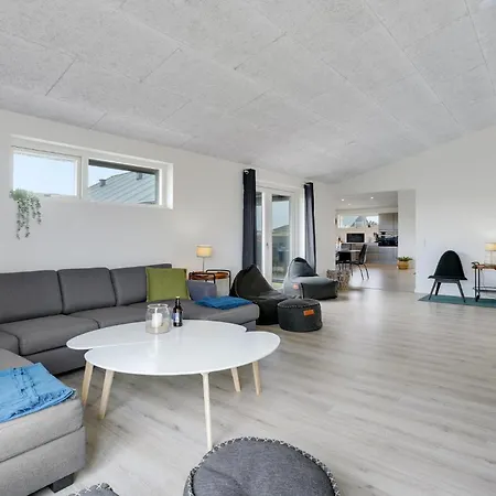 Prázdninový dům Lovely In With Sauna