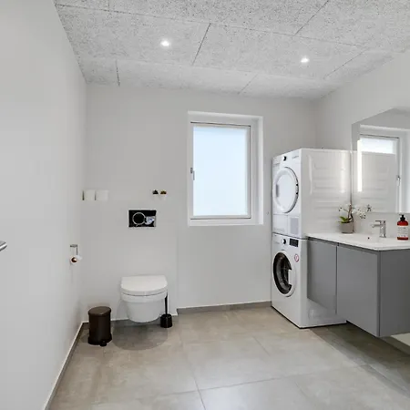 Prázdninový dům Lovely In With Sauna